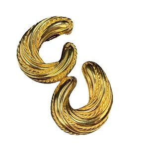 Vintage Avon (dot) Clip On Earrings Goldtone Twisted Rope Crescent 1.25"